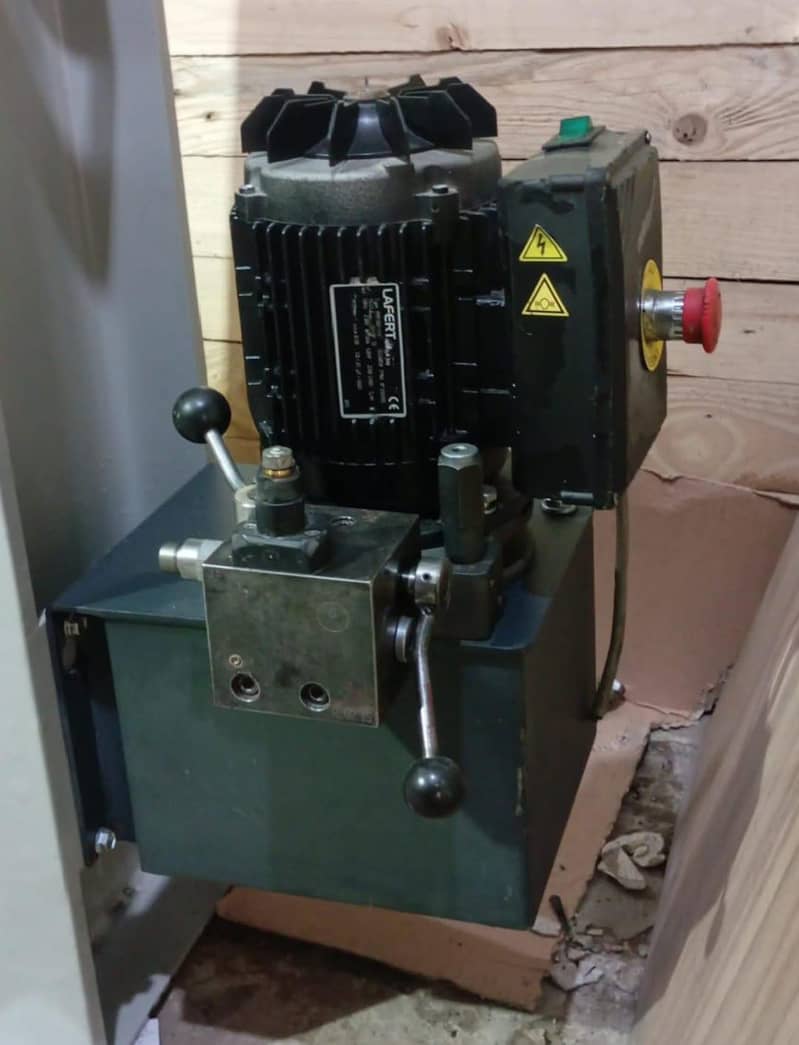 compressor testing machine 1