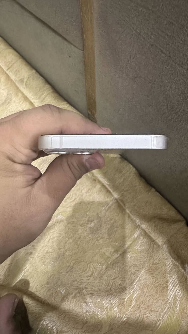iPhone 13 5