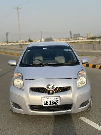 Toyota Vitz 2007/13 lush condition,8 airbags, chill AC,beige interior