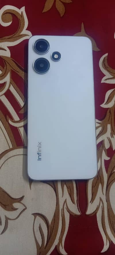 infinix hot 30 play  4gb ram 64 gb memory