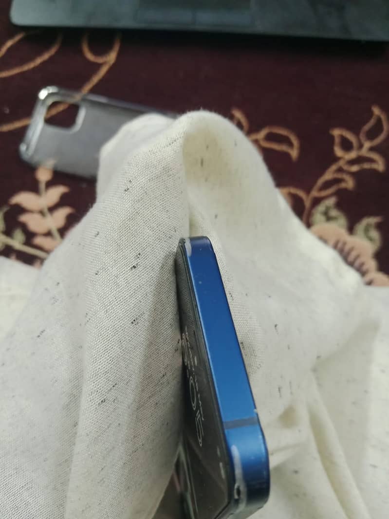 Apple iPhone 12 mini 4