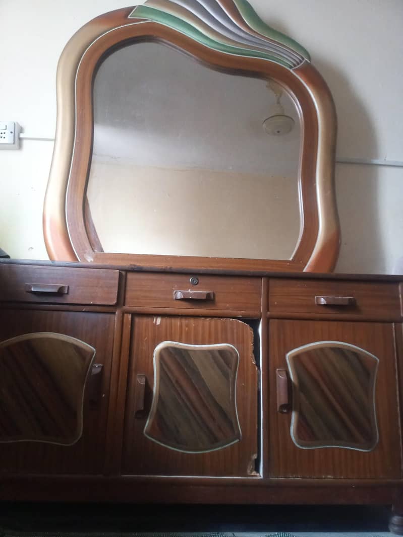 dressing table 0