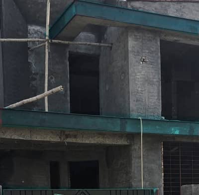 10 MARLA OWNER BUILD GREY STRUCTURE HOUSE AVAILABLE FOR SALE IN DHA PH 7