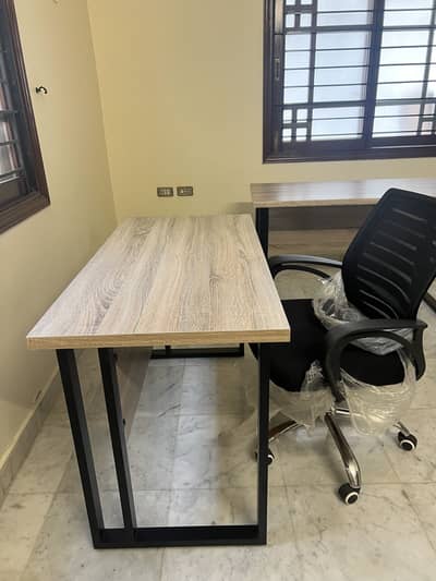 Executive Office Desk Set with Chair (Like New)