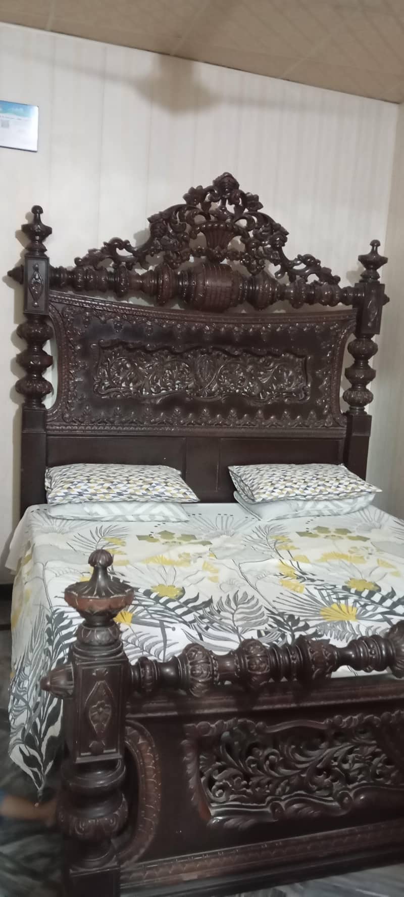 Bed dressing table + 2 sides table 1