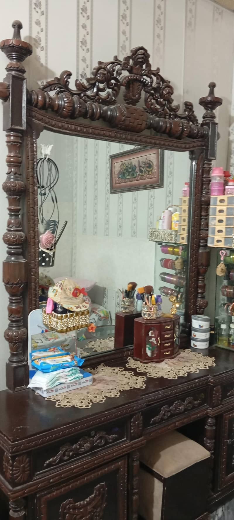 Bed dressing table + 2 sides table 4