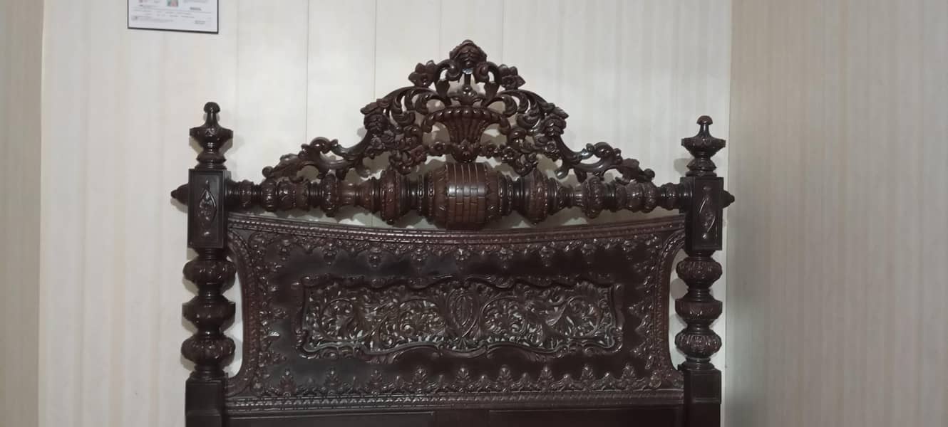 Bed dressing table + 2 sides table 7