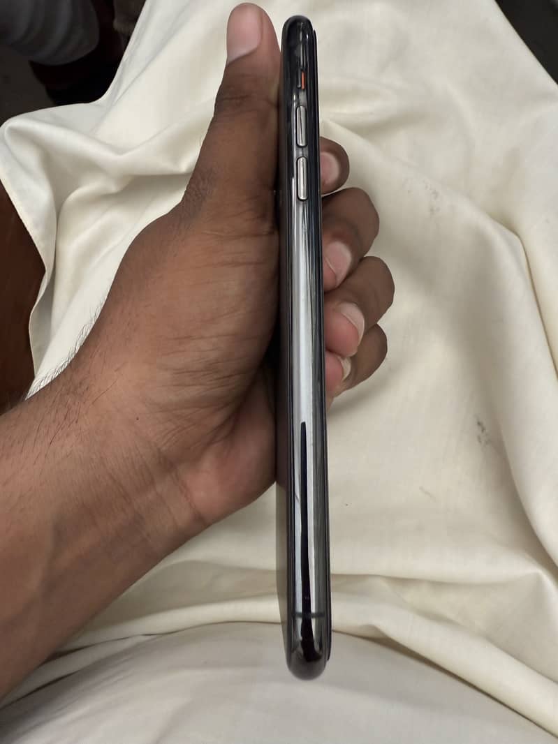 Iphone 11 pro max 2