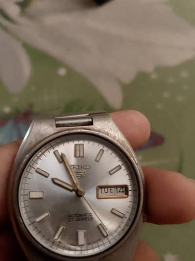 Seiko 5 automatic jewellery 21 and good condition 10 by 10 vintage