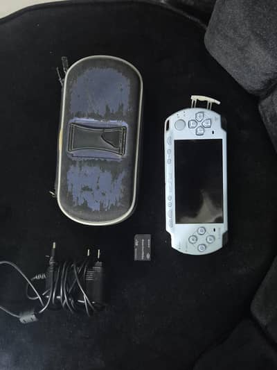 Japan exclusive PSP 2000