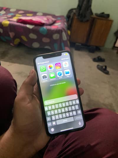 iPhone Xs Factory Unlocked