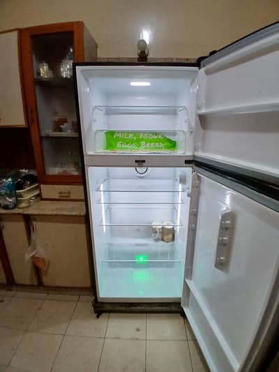 Dawlance fridge 18 cubic inverter 91999 model new condition