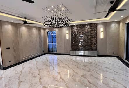 In Bahria Town - Sector C Of Lahore, A 10 Marla House Is Available