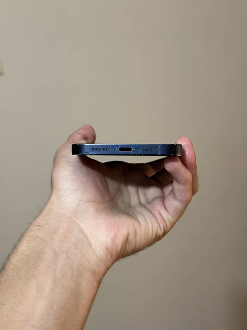 iPhone 12 3