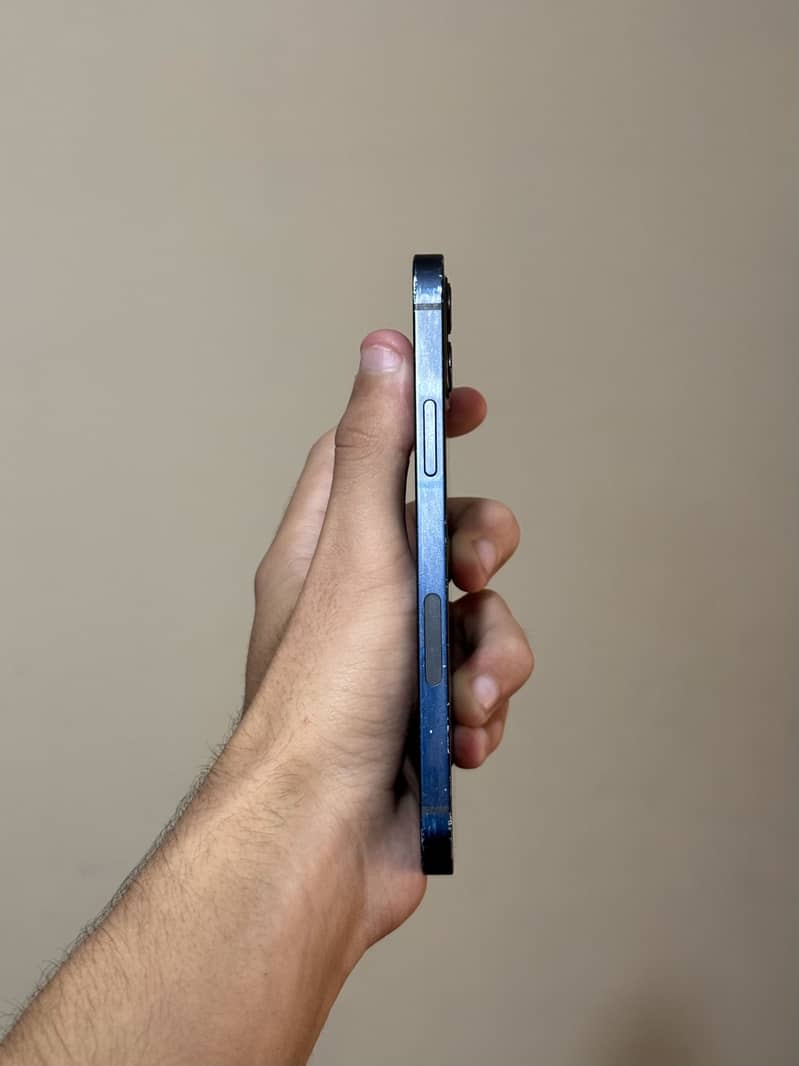 iPhone 12 6