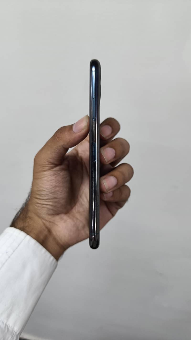 iPhone 11 pro max 4