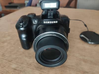SAMSUNG MODEL WB1100F 16.2 MEGA PIXEL CAM WITH BATTRY