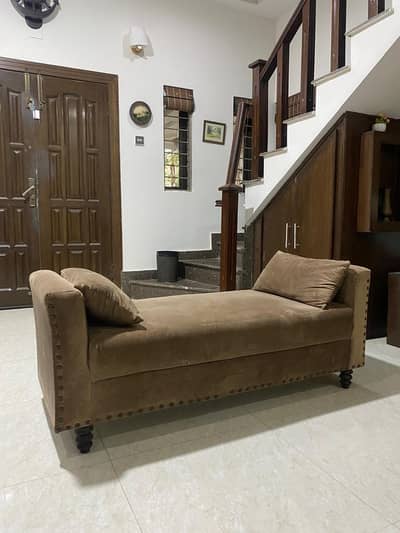 2 seater seittee sofa