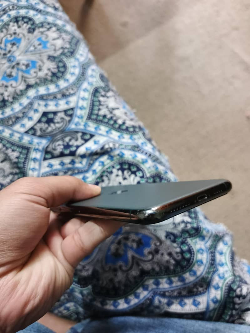 IPhone 11 pro max 5