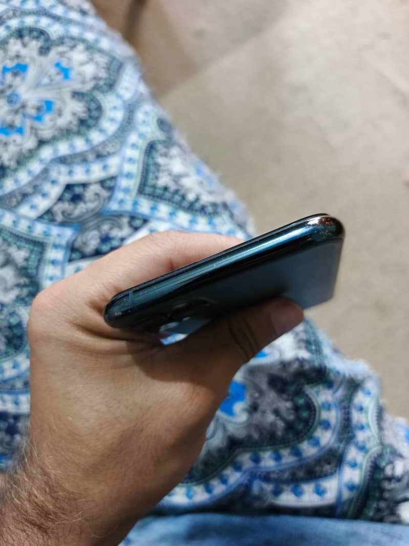 IPhone 11 pro max 6