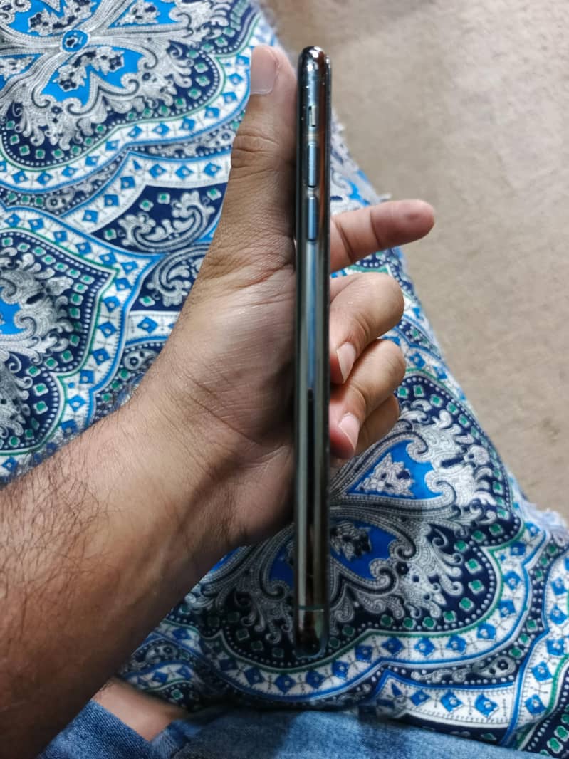 IPhone 11 pro max 7