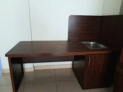 Selling Office tables/Desks