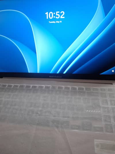 Asus Vivobook just box open