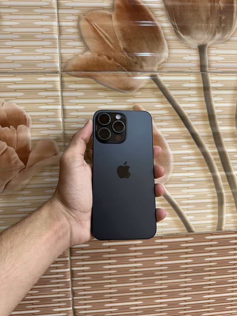 iPhone 15 pro max 5