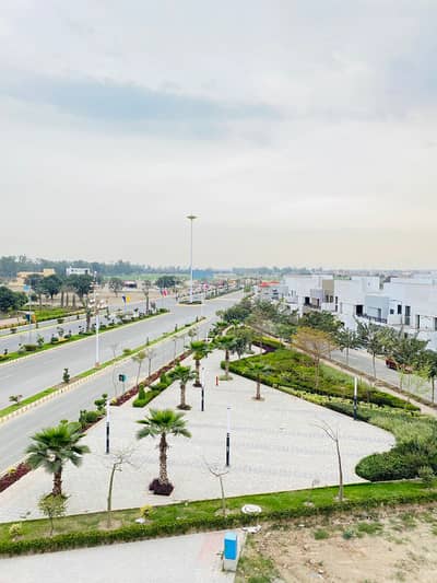10 MARLA UPPER PORTION FOR RENT IN DREAM GARDENS LAHORE.
