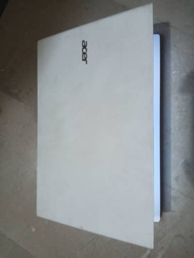 Acer laptop corei3 5th Gen 4 RAM