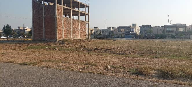 Facing Park 8 Marla Commercial Plot For Sale In Orchard 1 Block In Paragon City Lahore Cantt