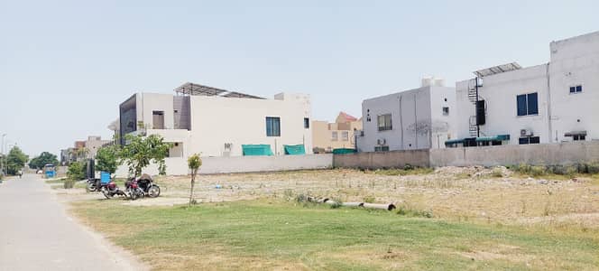 4 Kanal Plot For Sale Near Park In Executive Block In Paragon City Lahore
