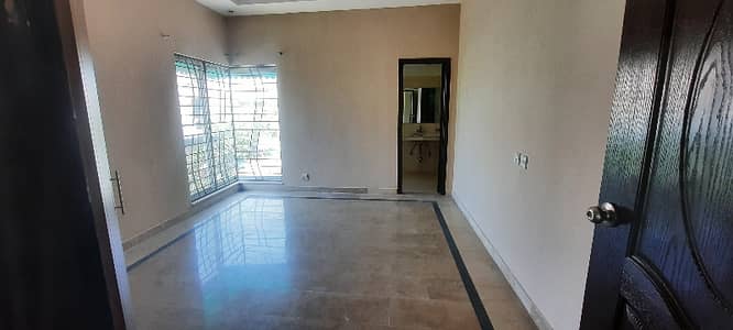 10 Marla House For Sale In Imperial Homes Paragon City Lahore