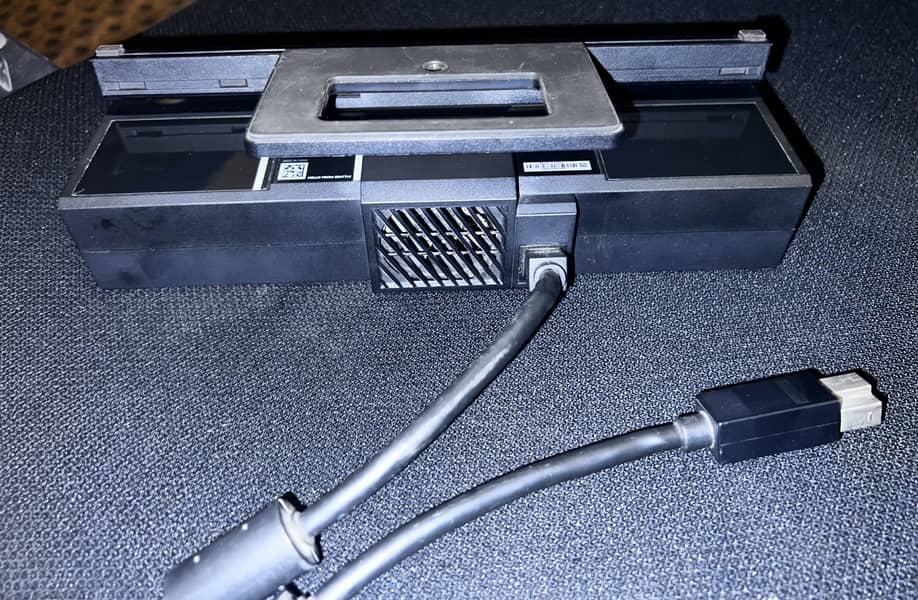 Xbox one includes Xbox series x controller and kinet 7