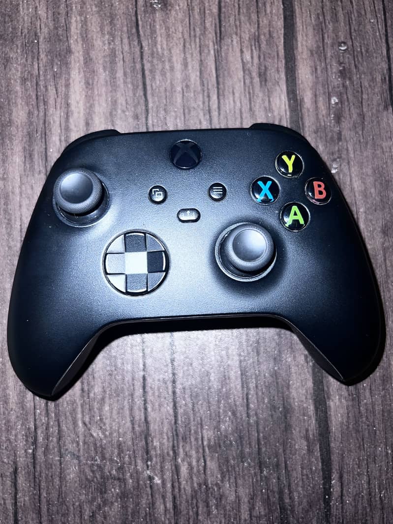 Xbox one includes Xbox series x controller and kinet 9