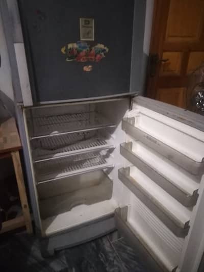 Dawlance medium refrigerator for urgent sell