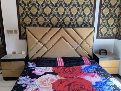Bed set only one moth used