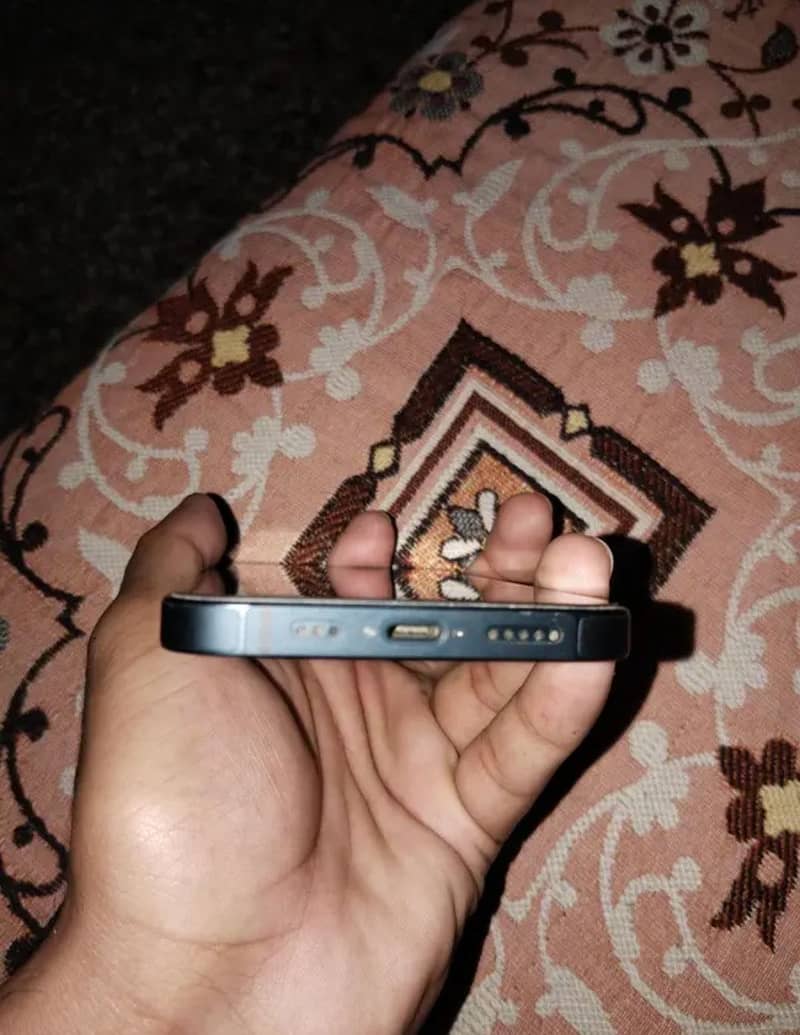 iPhone 13 2