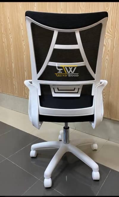 Trend Wood Ergonomic Mesh Office Chair – Stylish Geometric Back