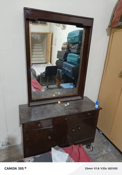 Dressing table
