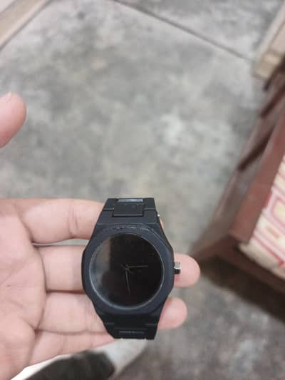 black aura watch