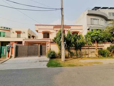 Stunning Prime Location House Is Available For sale In Wapda Town Phase 1 - Block E1