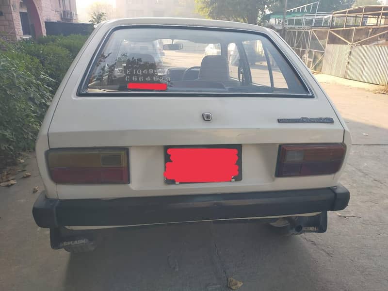 Charade 1982 4