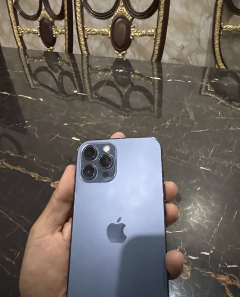 iPhone 12 Pro Max 1