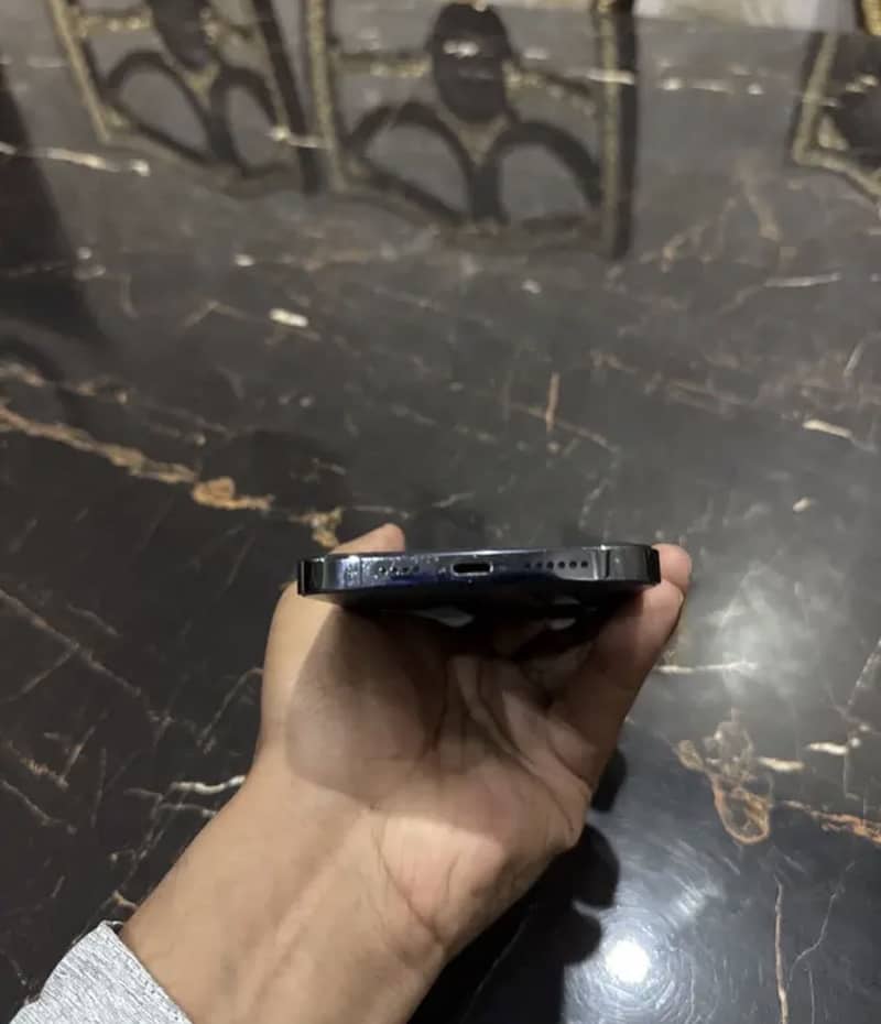 iPhone 12 Pro Max 2