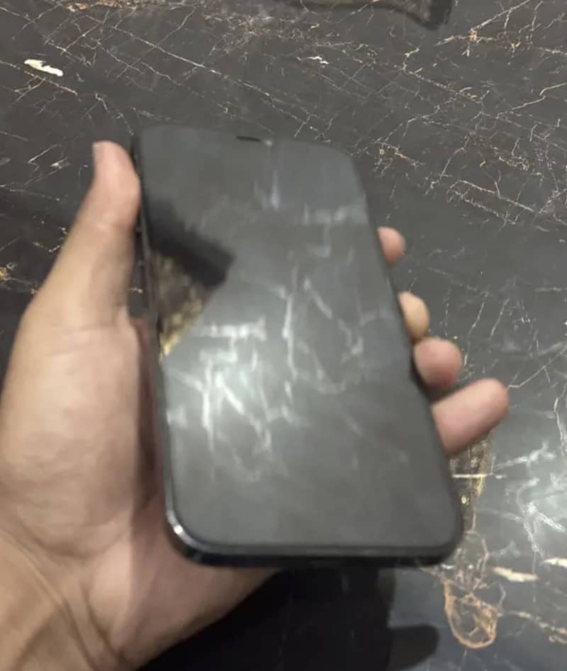 iPhone 12 Pro Max 4