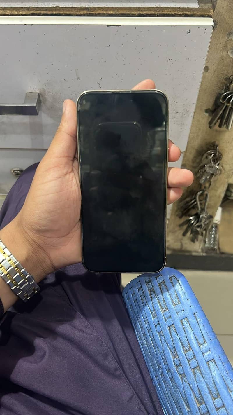 iPhone 14 pro max 2