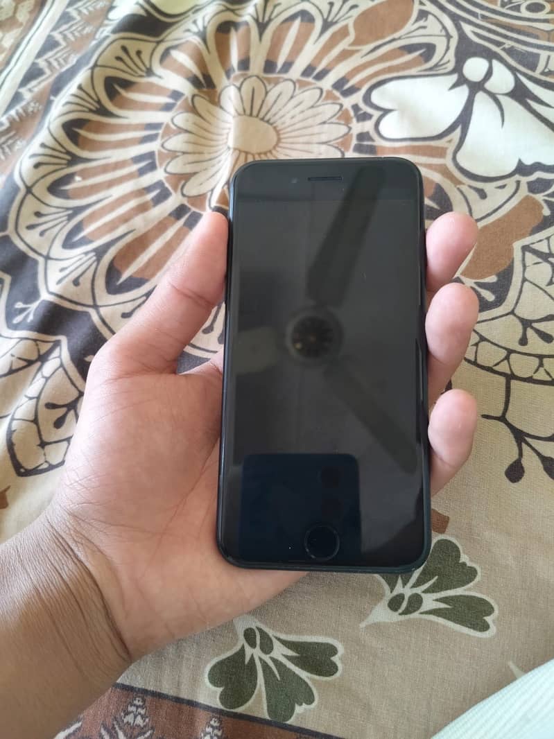 IPHONE se 3rd generation 1