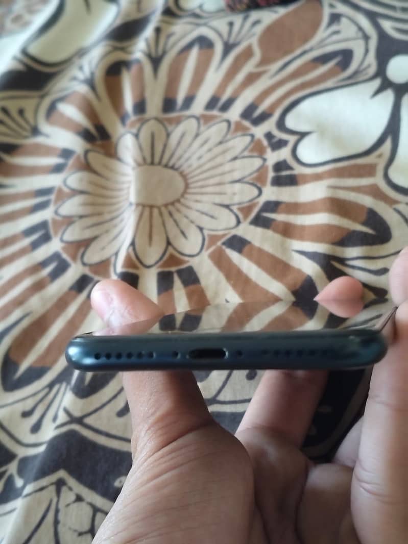 IPHONE se 3rd generation 4