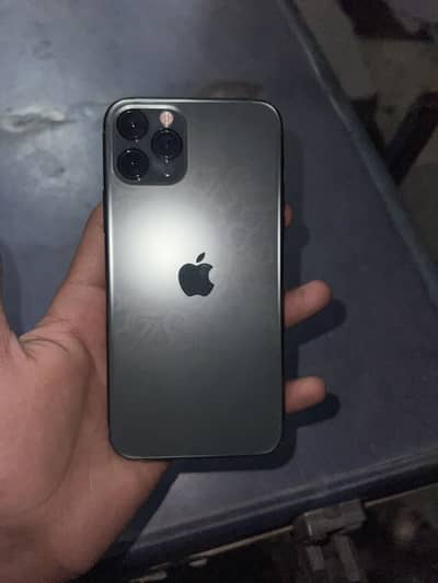 11 pro 256gb PTA approved mint condition 10/10